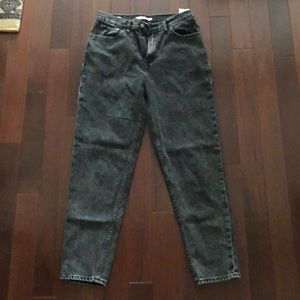 Levi’s black mom jeans